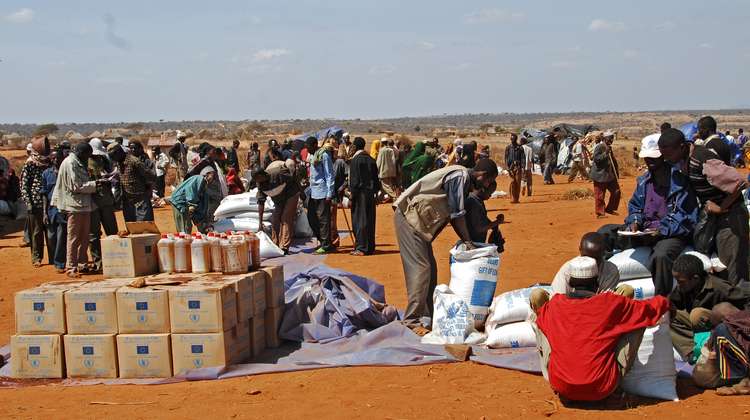 Verteilung von EU-Hilfsgütern in Dambi, Äthiopien.