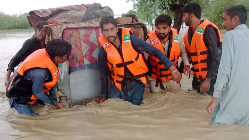 Im Distrikt Rajanpur hat die Welthungerhilfe in den letzten Jahren den Aufbau von Katastrophenvorsorge auf Community-Ebene unterstützt. Die so genannten Union Council Disaster Management Committees (UCDMC) können nun bei der Flutkatastrophe helfen. 